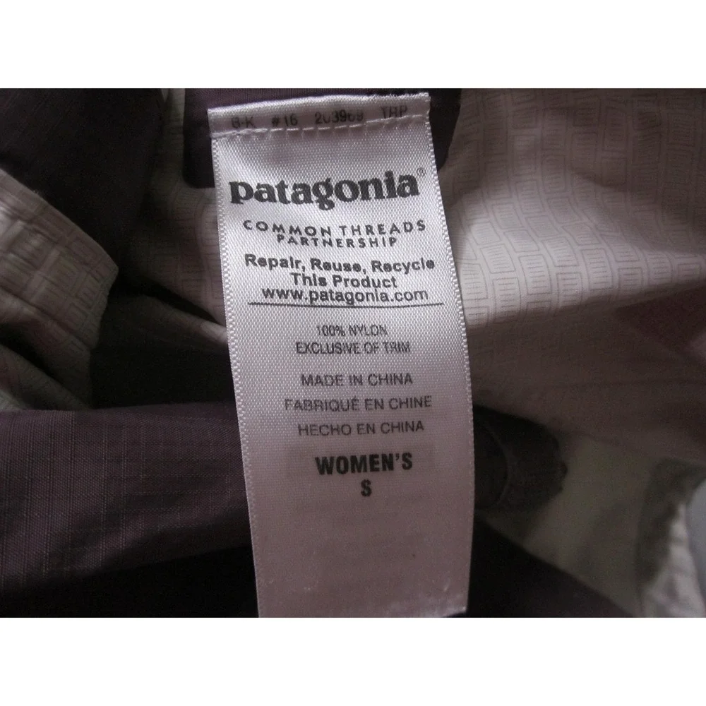 Patagonia Jacket Womens Small Purple Hooded Nylon Rain Shell Hiking STY 83806 - Picture 9 of 10